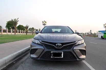 2020 Toyota Camry SE - Excellent Condition - American Specs