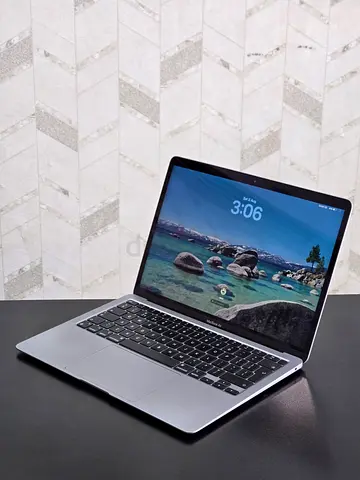 Apple MacBook Air M1 / 8/256GB SSD / 13 inch / Good Working Condition