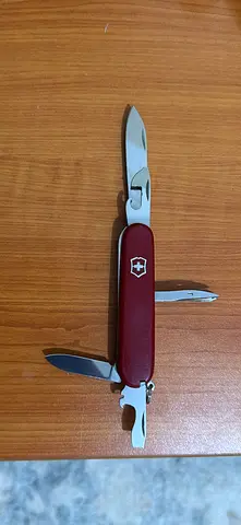 Victorinox knife multitool