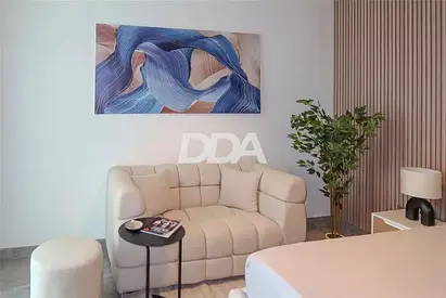 CONTEMPORARY STUDIO APARTMENT | COMMUNITY VIEW