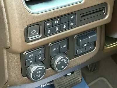 2022 Chevrolet TAHOE — фото 13