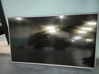 LG 42-inch SMART LED TV - very good working condition