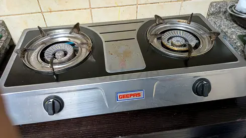 Geepas 2-Burner Stainless Steel Gas Stove - Used, Working