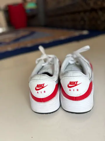 White Nike Air sneakers (Kids) - good condition