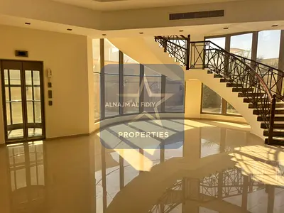 Superb Beauty | LIFT I Mature Landscaped Garden I Top-Notch