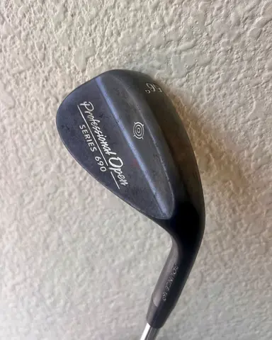 Professional Deep Series 690  56 Golf Wedge / Lob Club, used