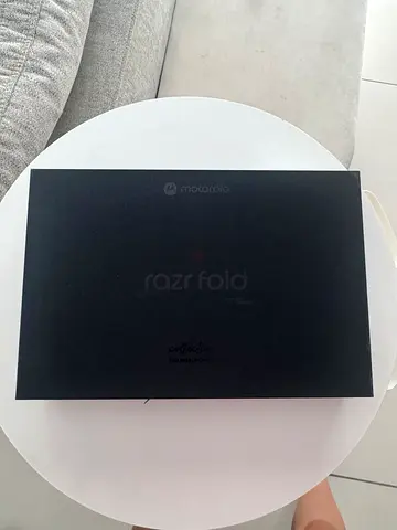 SEALED Motorola Razr Fold 5G 512GB 16GB RAM FIFA World Cup 26 Edition Black Dual Sim Smartphone