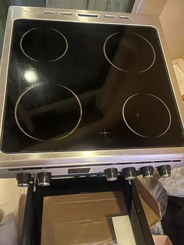 electric ceramic hob with oven - 4 burners_ Orginal Price 2100