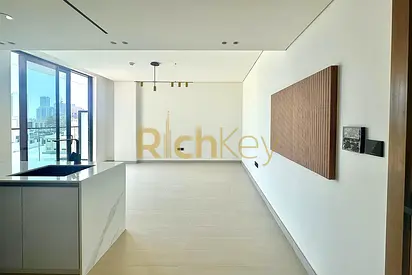 Low Floor | Spacious & Bright | Equipped Kitchen |