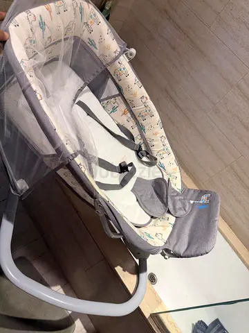 Baby Rocker with Mosquito Net and Giraffe Print