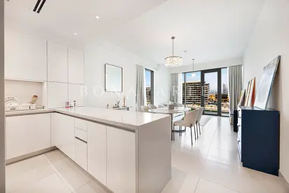 Exclusive | Canal and Skyline Views | Vacant