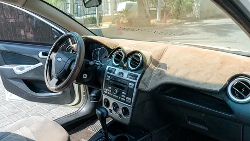 2015 FORD FIGO 照片 13