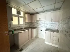 Spacious 1 Bedroom Apartment in University Area – Roadside Building
