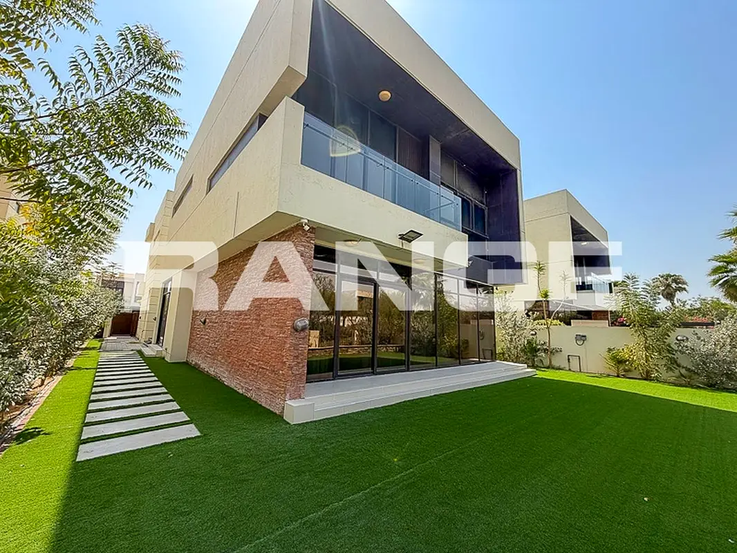 Ready to Move in| Luxious Living | Furnished