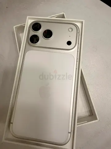 17 pro max silver 256gb TDRA