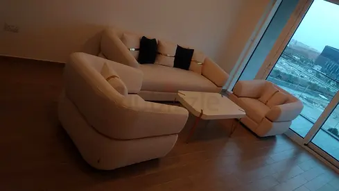 White Modern Sofa with 2 Armchairs and coffee table - Excellent Condition