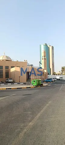 غرفة وصالة للإيجار في المناخ – 23 ألف فقط | أمام الحديقة وبجوار المسجد