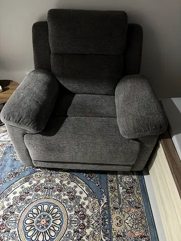 Large Single-Seat Grey Recliner Armchair - Comfortable and Sturdy