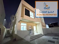 4-bedroom villa (including a master suite) – built-in wardrobes – private yard – spacious livi