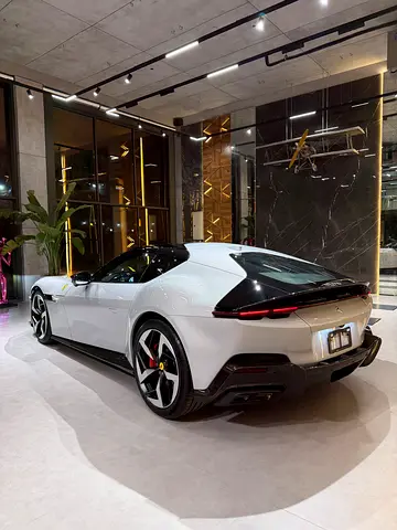 2025 Ferrari 12CILINDRI 照片 7
