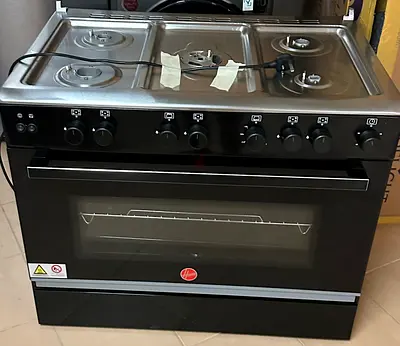 For Sale: HOOVER Italian Gas Oven (90x80 cm)

• Brand & Origin: HOOVER (Italian Made)
• Dimensions