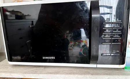 Samsung countertop microwave - excellent working condition ceramic inside
