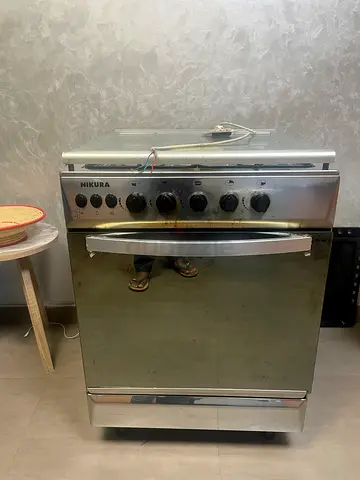 Used Nikura freestanding oven with stovetop
