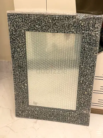 Decorative shell-frame wall mirror (grey)