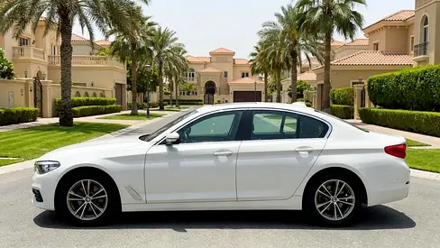 صورة 3 لـ 2020 BMW 5-SERIES