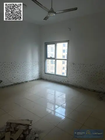 **شقة واسعة من غرفتي نوم + غرفة خادمة | شرفتان | أبراج الخور**