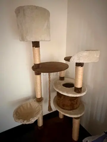 Cat tree