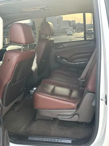 2017 Chevrolet SUBURBAN — фото 4