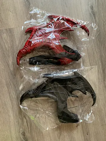 Holloween cos-Set of 2 Dragon Action Figures - Red and Black, New in Packaging