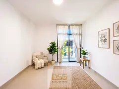 Corner 4BR Townhouse | Vacant | Spacious