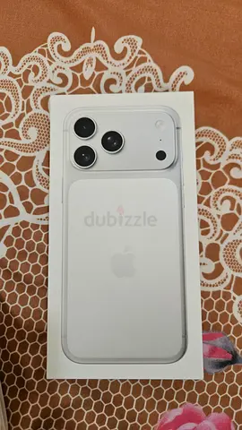 IPHONE 17 PRO MAX [ FACTORY SEALED 12 MONTHS WARRANTY SHARAF DG RECEIPT AND BAG ]