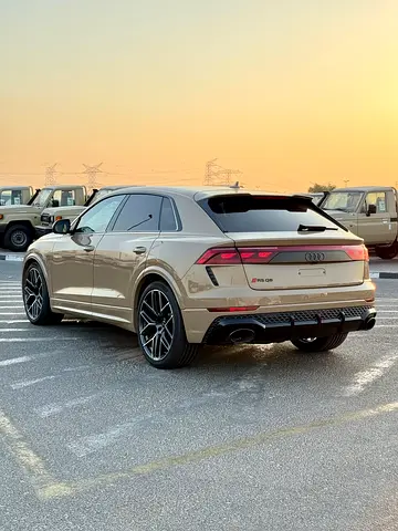 2025 AUDI RS Q8 photo 6