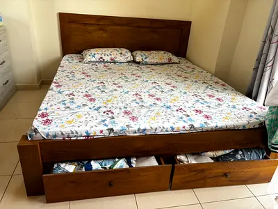 King size bed