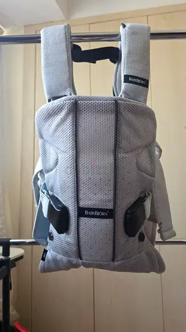 BabyBjörn Carrier One Air, 3D Mesh, Silver – Ergonomic Carrier with Soft Mesh, Front & Back Carry