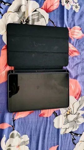 Samsung galaxy A9 tablet ,no cracks no breakage. It's as new