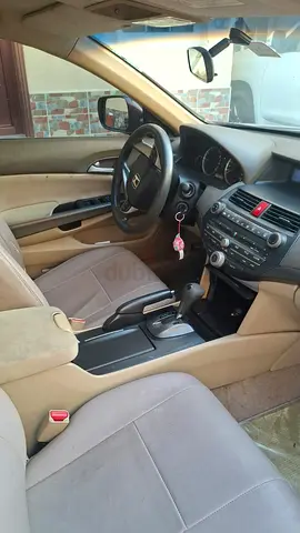 2009 HONDA ACCORD GCC SPECS LADY  DRIVEN DHS 11,000