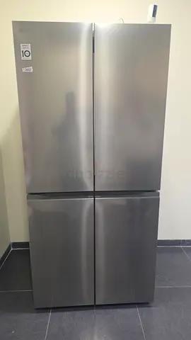 LG 4 doors  Refrigerator Like New