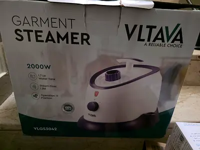 Vltava 2000W Garment Steamer with 1.7L Tank - Excellent Condition