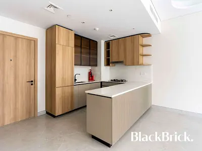 Brand New | Lovely Spacious Unit