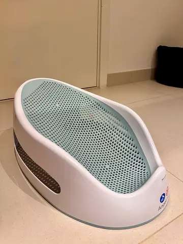 Ergonomic Angelcare baby bath support