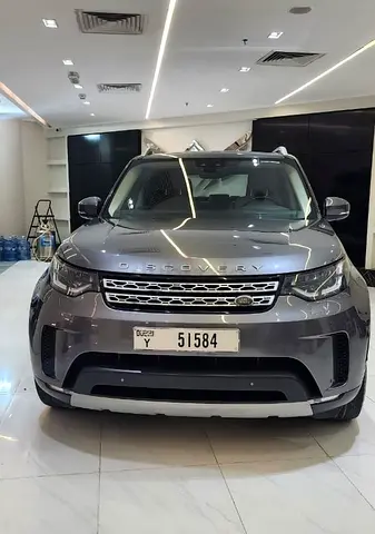 Lady Driven 2019 Land Rover Discovery HSE Si6 GCC Specs - Excellent Condition