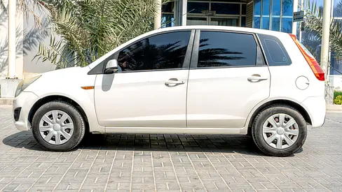 2015 FORD FIGO 照片 7