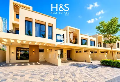 Modern 5BR Townhouse | Costa Brava | Courtyard & Garden Views