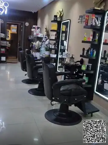 Men’s Salon & Skincare Center for ( Sale )in Al Rashidiya 1 – Ajman