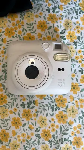 Fujifilm Instax Mini 12 (Clay White)