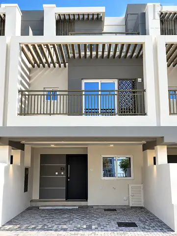 BRAND NEW 4 BEDROOM TOWNHOUSE | VACANT